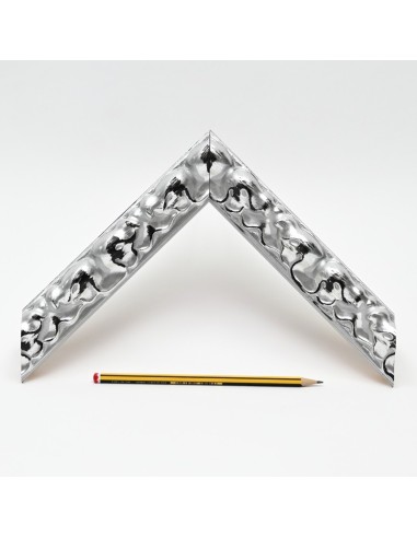 marco plateado con talla