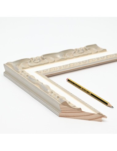 Marco labrado plata y blanco