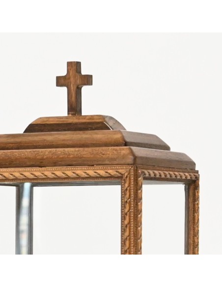 Urna Madera labrada y cristal. Para relicario