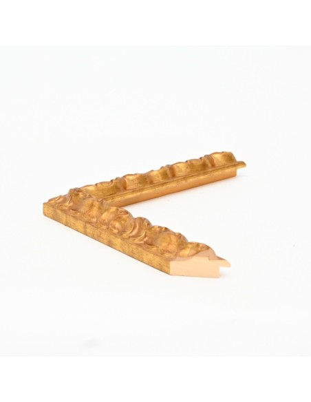 Moldura madera labrada y oro viejo