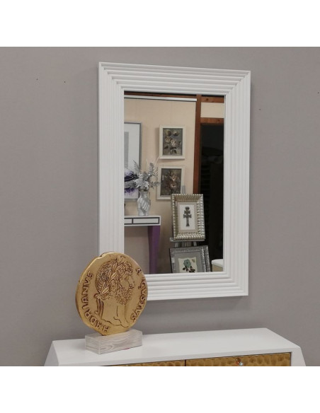 Espejo con marco blanco lacado