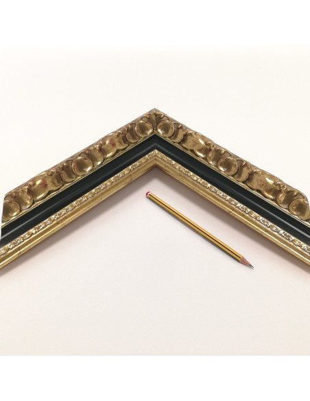 Marco oro viejo y talla entrecalle verde P-9