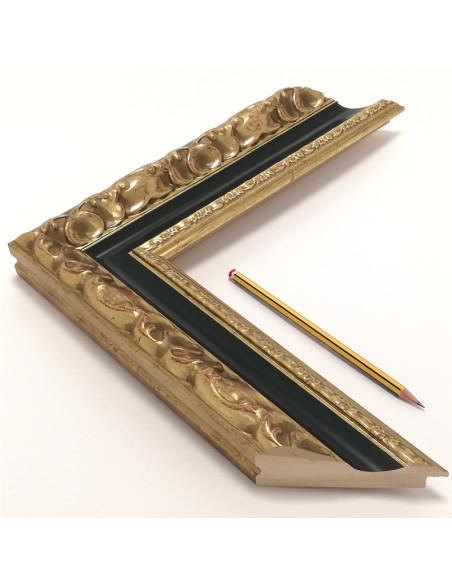 Marco oro viejo y talla entrecalle verde P-9