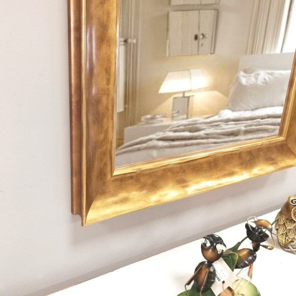 Espejo con marco dorado R-51