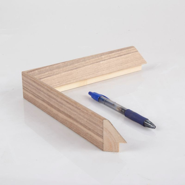 Moldura en madera nogal