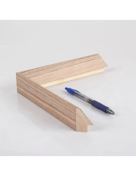 Moldura en madera nogal