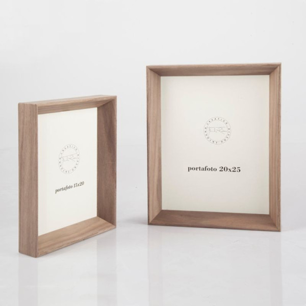 Moldura en madera nogal