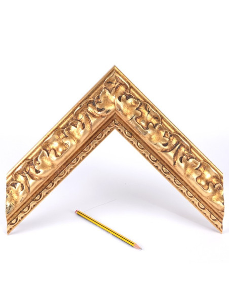 Marco Madera talla y Pan de oro rozado 7 cm.