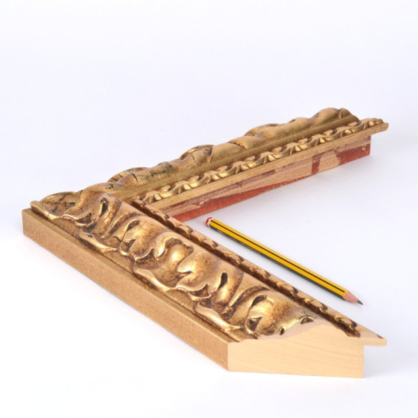 Marco Madera talla y Pan de oro rozado 7 cm.