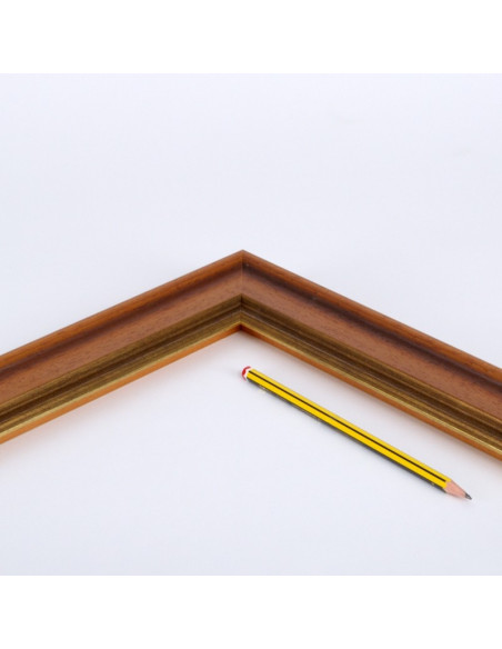 Marco madera color nogal y filo dorado