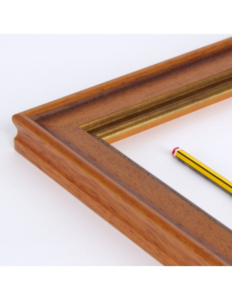 moldura nogal y filo dorado