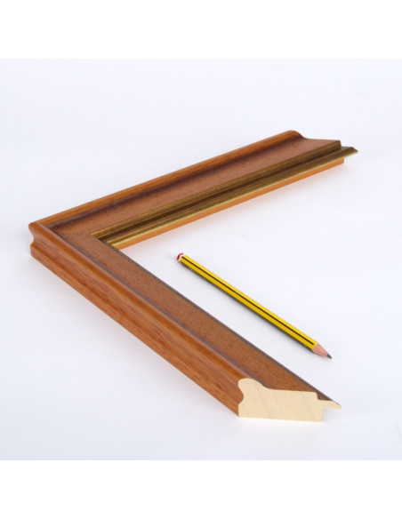 Marco madera color nogal y filo dorado