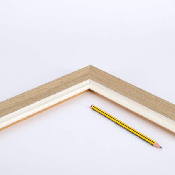 Marco madera Ayus color roble y filo blanco