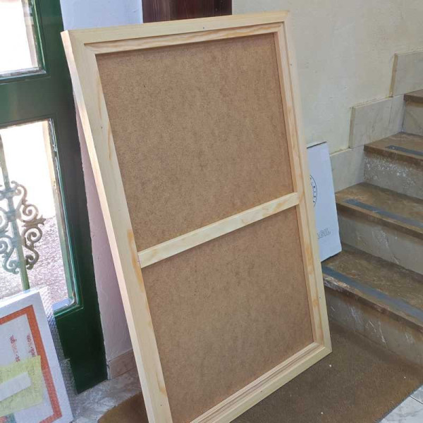 Bastidor de madera con tablero