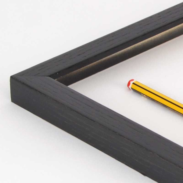 Moldura roble teñido negro 2x2 cm.